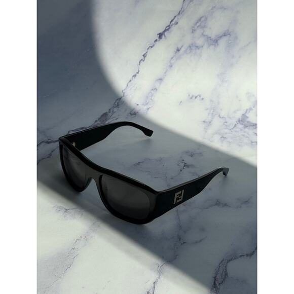 NEW Fendi FE40117I Black Wrap Shield Sunglasses - Picture 2 of 5